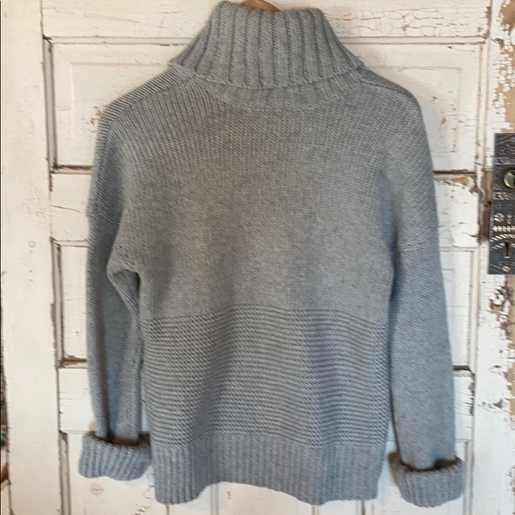 Classic cowl neck gray sweater - Picture 3 of 4
